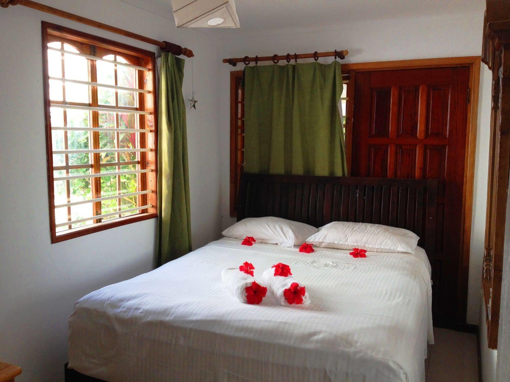 Beau Vallon Bungalows Eksteriør bilde